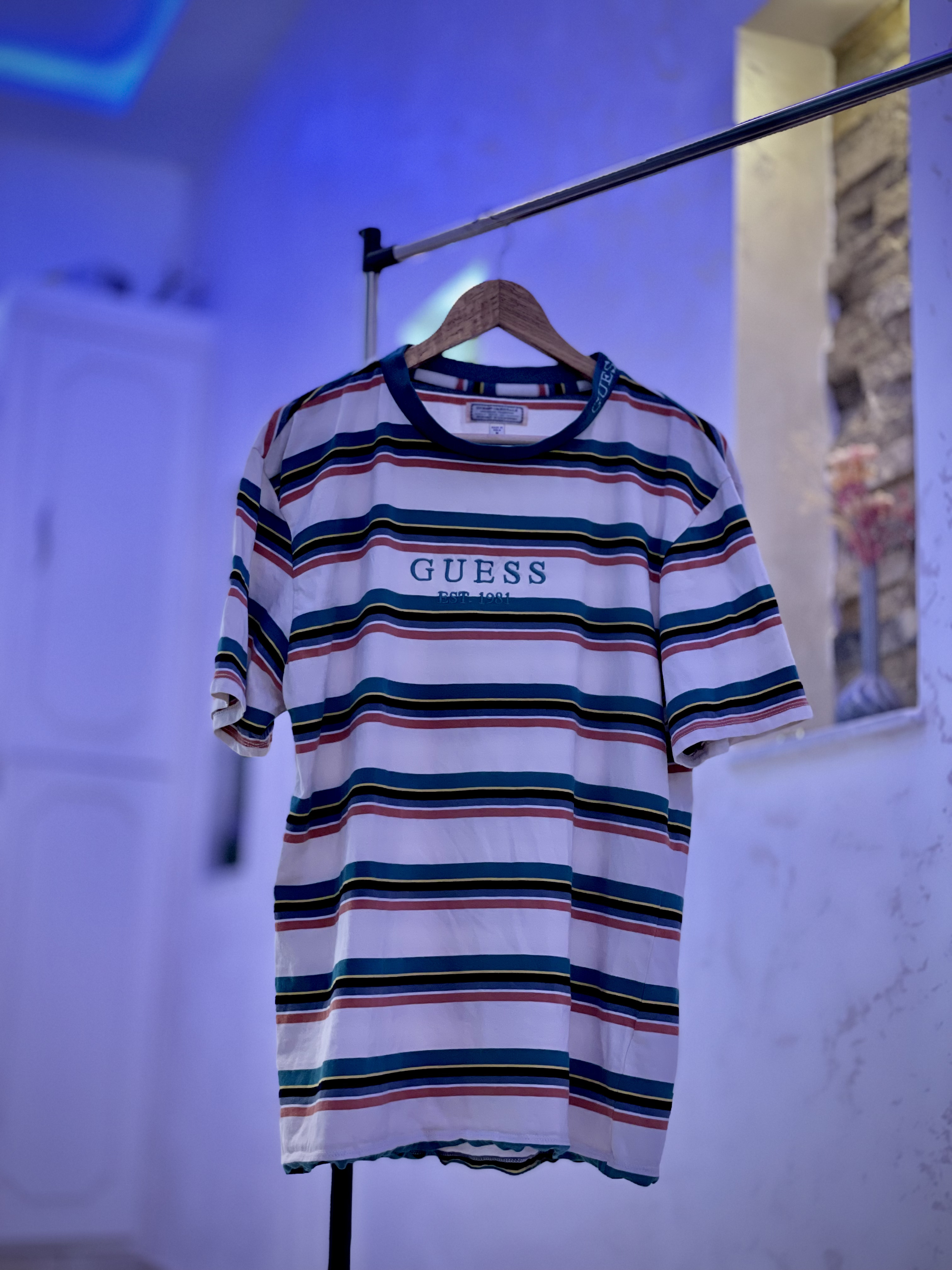 Guess Multi‑Color Tee (L)