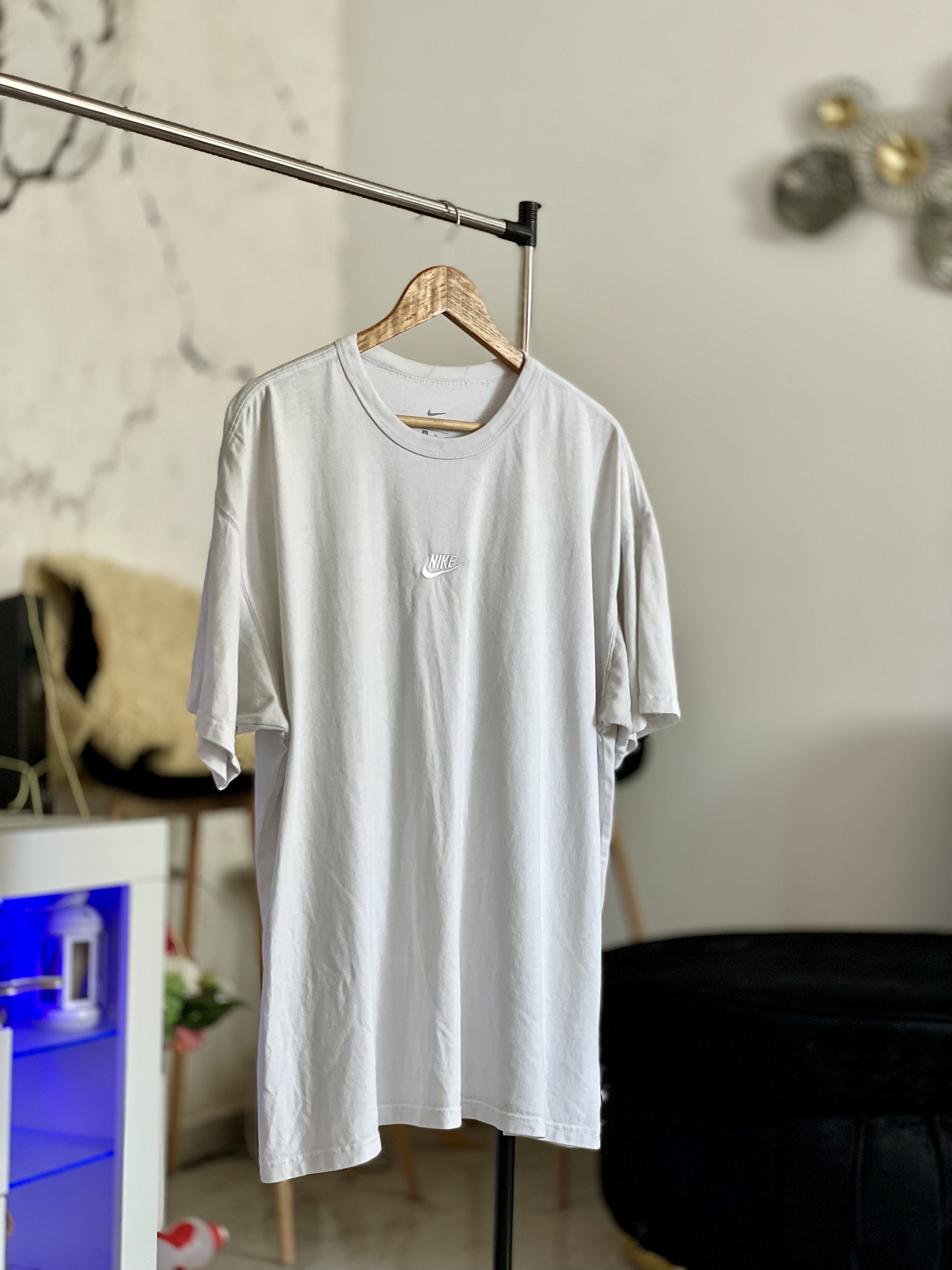 Nike White T‑Shirt (L)
